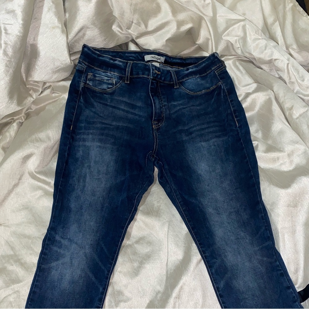 Dark wash skinny jeans
